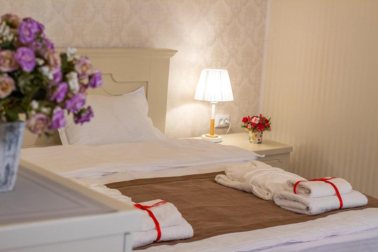 Royal Apartment In Old Tbilisi Buitenkant foto
